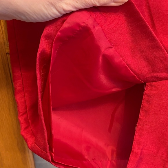 Chic Red Skirt Set - Picture 9 of 10